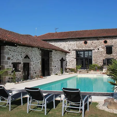 Le Mardaloux Bed & Breakfast *